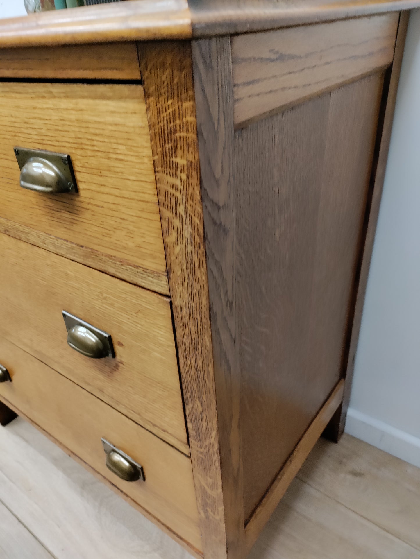 Vintage solid chest of Drawers