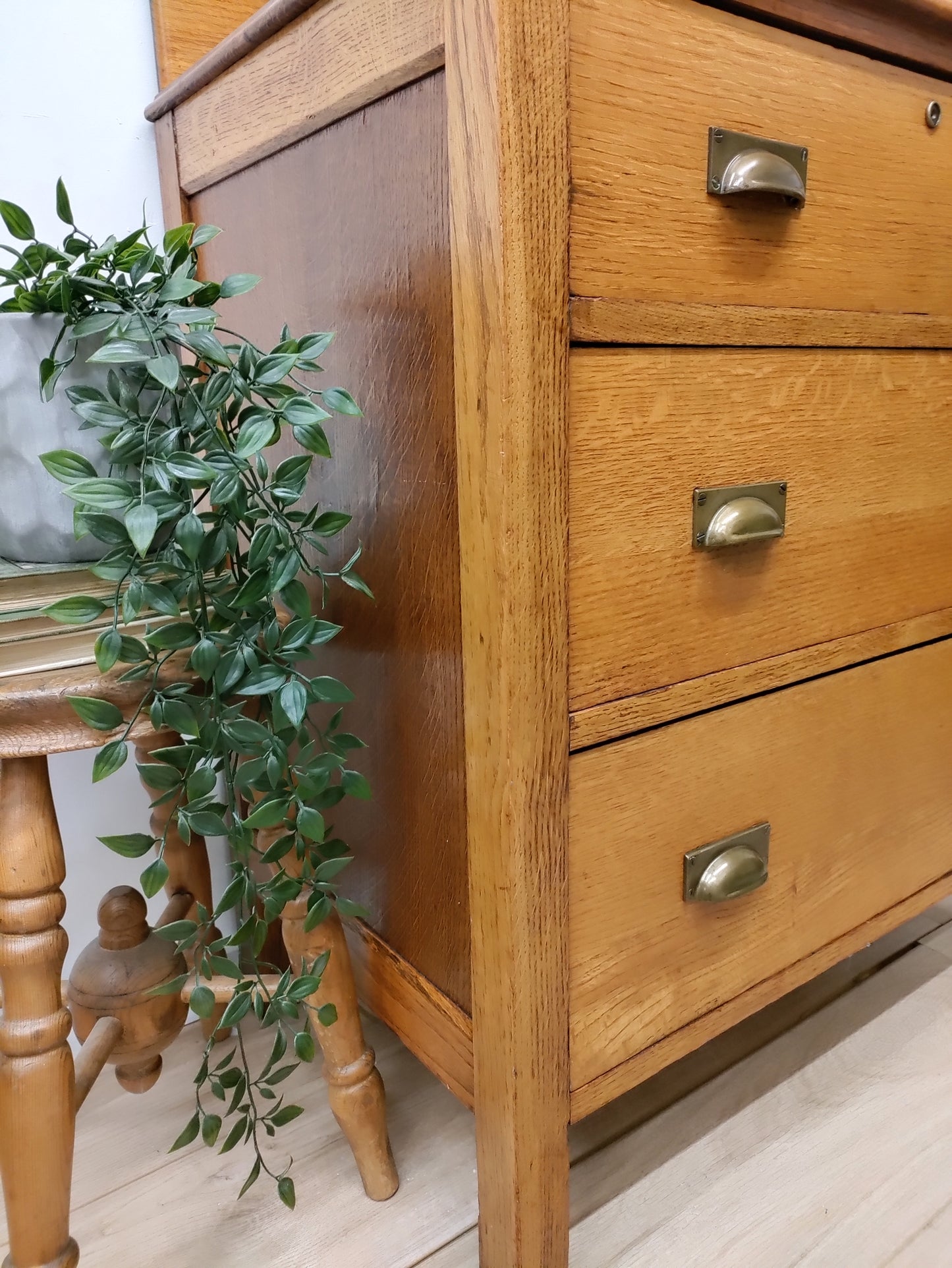 Vintage solid chest of Drawers